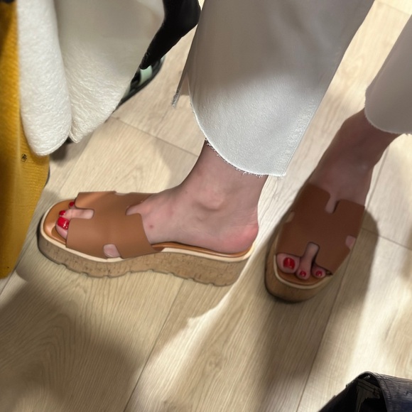 Hermes Eze sandals in gold, size 39 - Picture 10 of 10